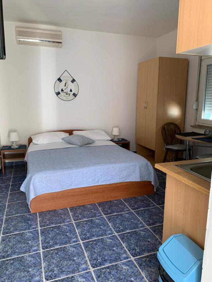 Apartmani Antonela Seline Bagian luar foto